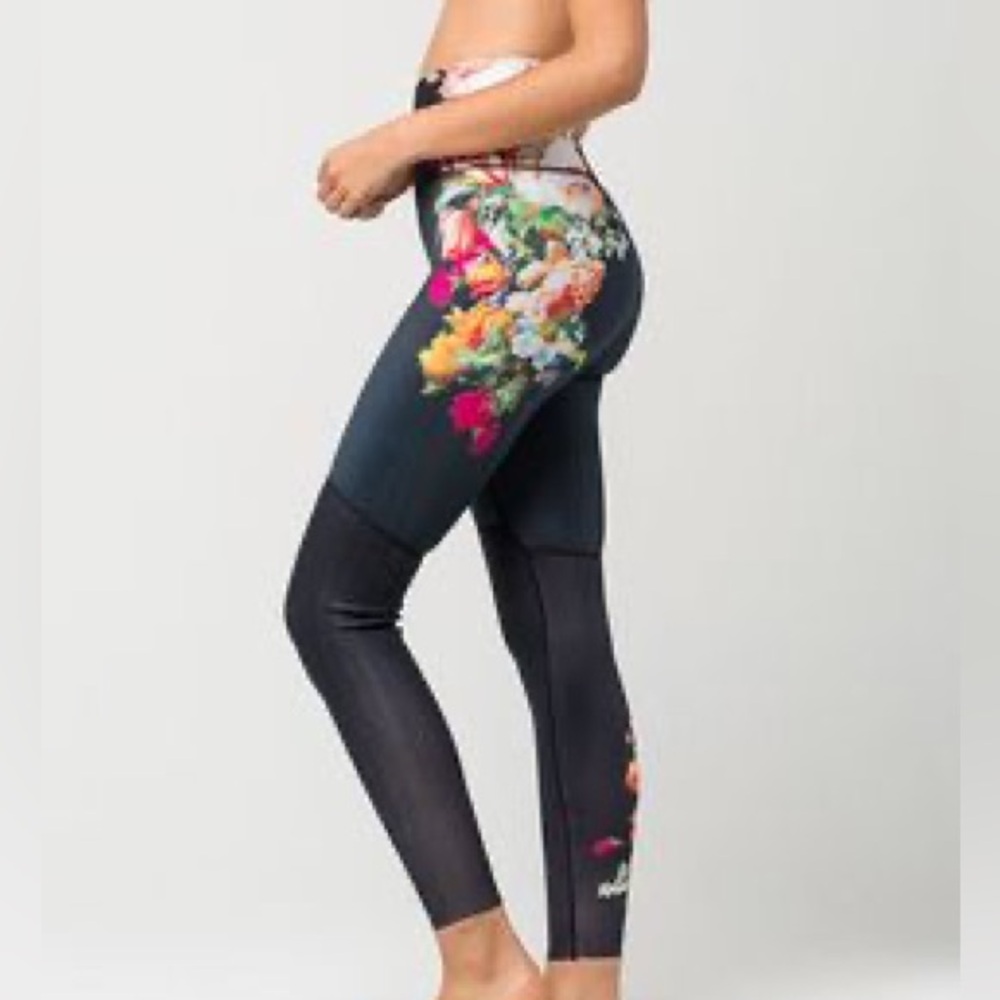 O’Neill X Cynthia Rowley wetsuit leggings